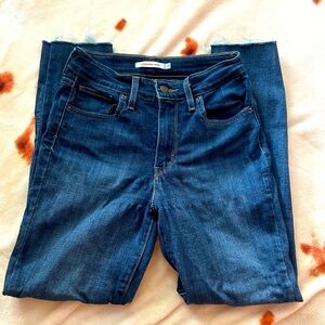 Levi’s high rise skinny high-waisted skinny jeans size 27, dark wash jeans